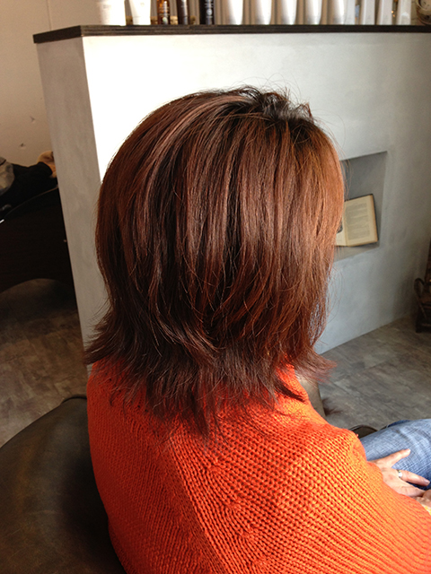 セミロングからミディアムに！